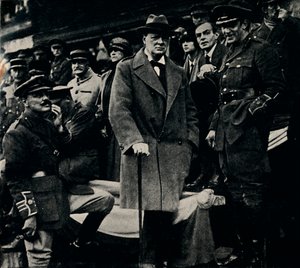 الفرقة 47 مارس الماضي ، 1918 ، 1945. بواسطة غير معروف