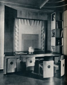 طاولة اجتماعات وكراسي لمكتب خاص. صممه جوزيف سينيل 1930 بواسطة غير معروف