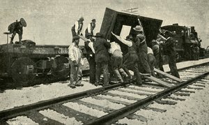 قطار البضائع الخاصة يأخذ على القضبان ، 1901. بواسطة غير معروف