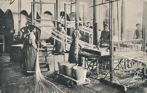 مصنع صنع الشمع ، 1917 بواسطة غير معروف