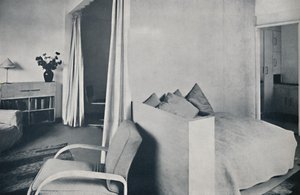 غرفة معيشة في الاستوديو في إحدى شقق Isokon Lawn Road Flats ، هامبستيد ، لندن ، 1936 بواسطة غير معروف
