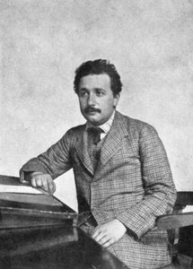 ألبرت أينشتاين 1879-1955 ، عالم الرياضيات الألماني السويسري والفيزيائي النظري ، 1905 بواسطة غير معروف
