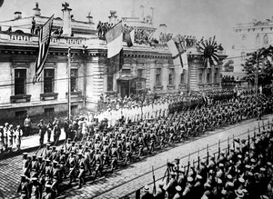 جنود الحلفاء والبحارة في فلاديفوستوك ، روسيا ، سبتمبر 1918 بواسطة غير معروف