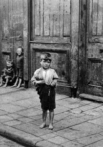 طفل إيست إند ، لندن ، 1926-1927 بواسطة غير معروف