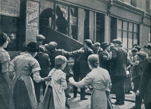 أعمال شغب مناهضة لألمانيا في لندن: حشد يتكسر في نوافذ متجر ألماني ، c1914 بواسطة غير معروف