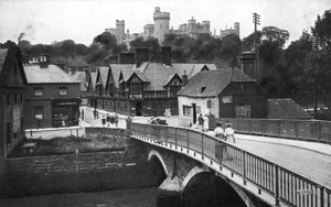 قلعة وجسر أرونديل ، أروندل ، غرب ساسكس ، c1900s-c1920s بواسطة غير معروف