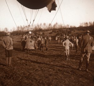 سلة بالون ابل ، c1914-c1918 بواسطة غير معروف