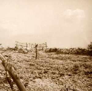 بين السطور ، فردان ، شمال فرنسا ، c1914-c1918 بواسطة غير معروف