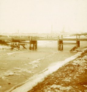 الجسر في Poperinge ، فلاندرز ، بلجيكا ، c1914-c1918 بواسطة غير معروف