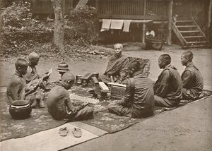 كاهن بوذي مع التلاميذ ، 1900. بواسطة غير معروف