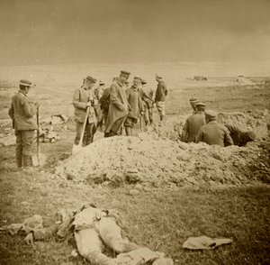 دفن الجثث ، Sainte-Marie-à-Py ، شمال فرنسا ، c1914-c1918. بواسطة غير معروف