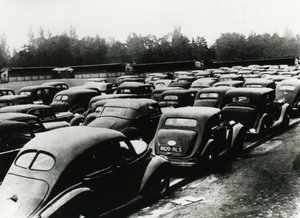 السيارات التي صادرها الألمان المحتلون ، فينسينز ، باريس ، 1940-1944 بواسطة غير معروف