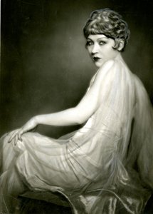 كاثرين هيسلينغ ، 1920s. بواسطة غير معروف