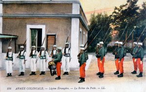 تغيير الحرس ، الفيلق الأجنبي الفرنسي ، c1910 بواسطة غير معروف