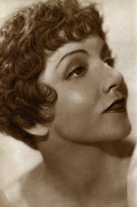 كلوديت كولبير ، ممثلة أمريكية فرنسية ، 1933 بواسطة غير معروف