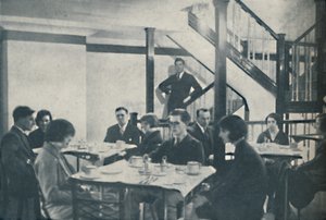 الراحة للركاب وحجرة التحكم المركزي الرائع ، c1935 بواسطة غير معروف