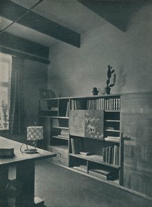 زاوية مكتبة صممها هانز هارتل ، c1927 بواسطة غير معروف