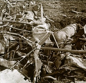 طائرة محطمة ، أيسن ، فرنسا ، c1914-c1918 بواسطة غير معروف