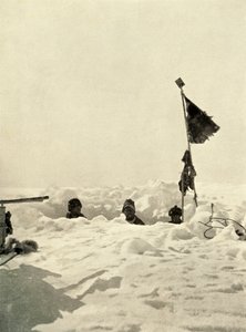 حفر للتأكد من عمق الثلج الذي يغطي المستودع ، c1908 ، 1909. بواسطة غير معروف