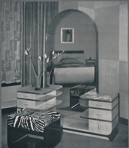 منضدة التزيين والمقعد المصممة لشركة Frankl Galleres، Inc. ، 1933 بواسطة غير معروف