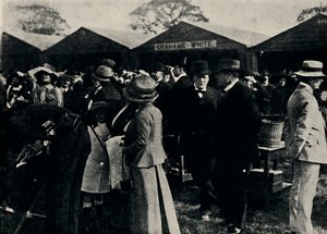 رحلة مبكرة في آلة أثقل من الهواء ، 1910 ، 1945. بواسطة غير معروف