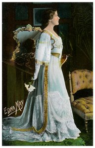 إدنا ماي ، الممثلة والمغنية الأمريكية ، c1900-1919 بواسطة غير معروف