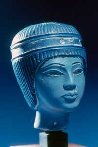 تمثال نصفي مصري ، ربما توت عنخ آمون ، الأسرة الثامنة عشر بواسطة غير معروف