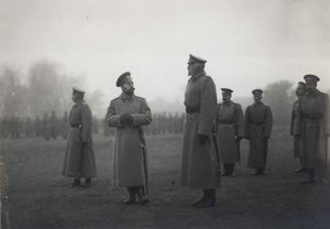 الإمبراطور نيكولاس الثاني والدوق الأكبر نيكولاي نيكولايفيتش في بارانوفيتشي ، سبتمبر 1914 ، 1914 بواسطة غير معروف