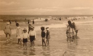 Enfants au Bain، Bath Bathing، c1900. بواسطة غير معروف
