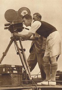 صانع أفلام - صنع سجل سينمائي في أحد معسكراته السنوية للبنين ، 1927 1937 بواسطة غير معروف