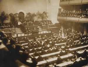 الاجتماع الأول لعصبة الأمم في 15 نوفمبر 1920 في جنيف ، 1920. بواسطة غير معروف
