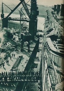 حوض التجهيز في جون براون وساحة الشركة لبناء السفن في Clydebank ، 1937 بواسطة غير معروف
