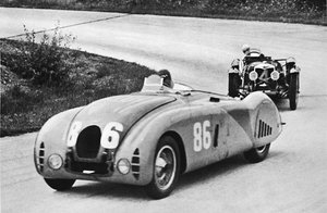 سباق الجائزة الكبرى الفرنسي ، 1936: بوجاتي جديدة مبسطة ، تليها رايلي ، 1936 ، 1937 بواسطة غير معروف