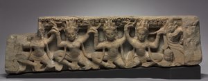 إفريز مع Apsaras ، أواخر القرن الحادي عشر. بواسطة غير معروف