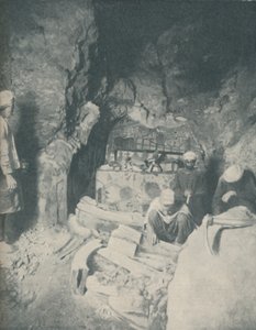 الغرفة الجنائزية حيث تنتظر المومياوات المصرية قيامة 1935 بواسطة غير معروف