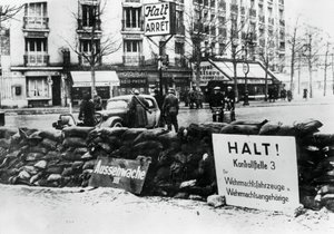 نقطة تفتيش ألمانية ، احتلت باريس ، 1940-1944 بواسطة غير معروف