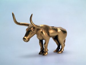 تمثال من الذهب لقطعة ثور من عمود مظلة ، سكيثيان ، الألفية الثالثة قبل الميلاد بواسطة غير معروف