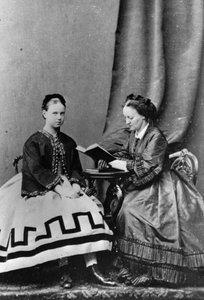 الدوقة الكبرى ماريا ألكسندروفنا الروسية مع آنا تيوتشيفا ، 1864 بواسطة غير معروف