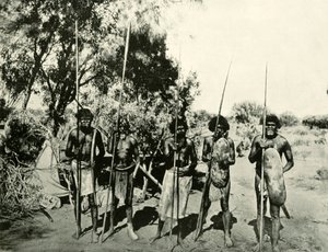 مجموعة رجال السكان الأصليين ، كوينزلاند ، أستراليا ، 1901. بواسطة غير معروف