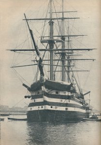 HMS Victory قبل أن يتم إزالتها إلى الحوض الجاف في عام 1922 ، 1936 بواسطة غير معروف