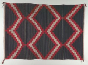 سجادة Hubbell-style Revival مع Moki Moqui Stripes ، c. 1890-1910. بواسطة غير معروف