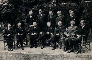 يجتمع المؤتمر الإمبراطوري في لندن ، مايو 1943 ، 1945. بواسطة غير معروف
