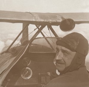 في السحب على ارتفاع 1200 متر ، c1914-c1918 بواسطة غير معروف