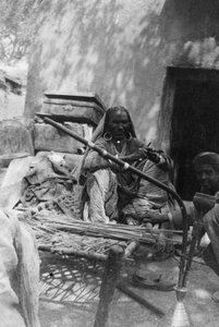 امرأة هندية من الطبقة الدنيا ، هوشيرا ، 1917 بواسطة غير معروف