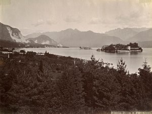 جزيرة الصيادين جزيرة بيسكاتوري للصيادين ، بحيرة ماجوري ، إيطاليا ، 1890 بواسطة غير معروف