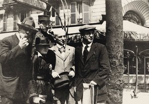 جان كوكتو ، مانويل أورتيز دي زارات ، هنري بيير روشيه ، ماري فاسيليف ، ماكس ... ، 1916. بواسطة غير معروف