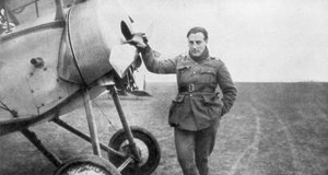 جان نافار ، طيار فرنسي ، 1916 بواسطة غير معروف