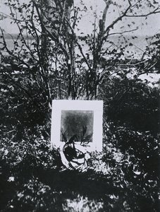 Kazimir Malevichs Grave at Nemchinovka بواسطة غير معروف