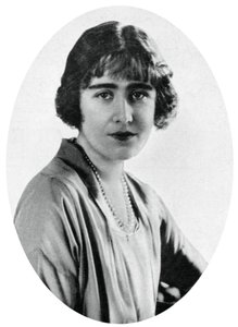 السيدة إليزابيث باوز ليون في عام 1923 ، 1937 بواسطة غير معروف