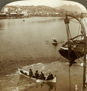 الهبوط من سفينة بخارية في بلد القطب الشمالي ، سفولفار ، جزر لوفوتين ، شمال النرويج ، c1905. بواسطة غير معروف